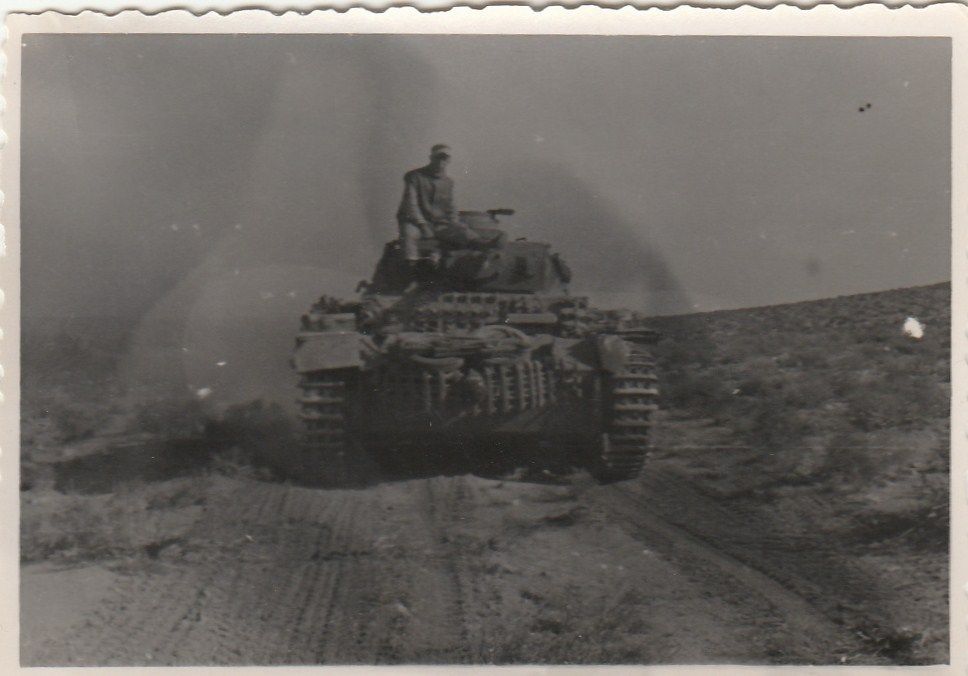 Afrikafeldzug, Deutscher Panzer in der Wüste, Af