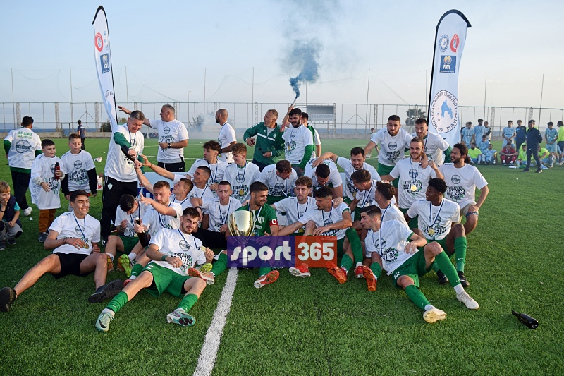 , &Tau;&omicron; &phi;&omega;&tau;&omicron;&rho;&epsilon;&pi;&omicron;&rho;&tau;ά&zeta; &tau;&omicron;&upsilon; &tau;&epsilon;&lambda;&iota;&kappa;&omicron;ύ &Epsilon;&rho;ά&nu;&eta;-&Pi;&alpha;&nu;&theta;&omicron;&upsilon;&rho;&iota;&alpha;&kappa;ό&sigmaf; (&phi;&omega;&tau;&omicron;)