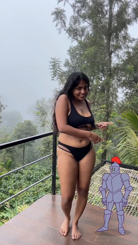 watersoul huge bouncing boobs in bikin and other outfits.mp4_snapshot_00.05.842