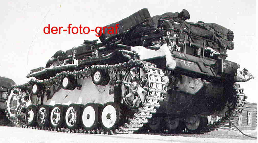 Rußland, Panzer, Sturmgeschütze zur Unterstützun