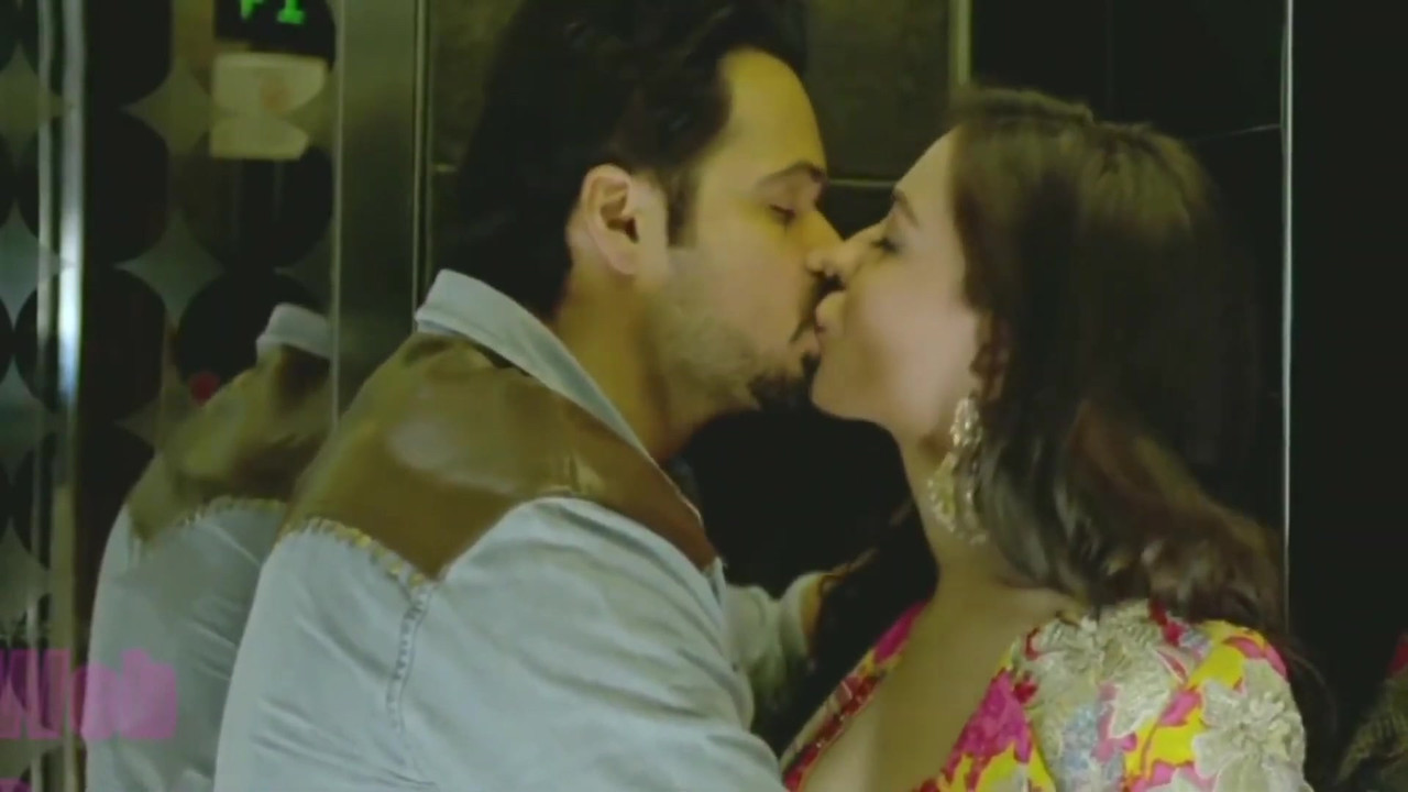[Image: kisss-08.jpg]