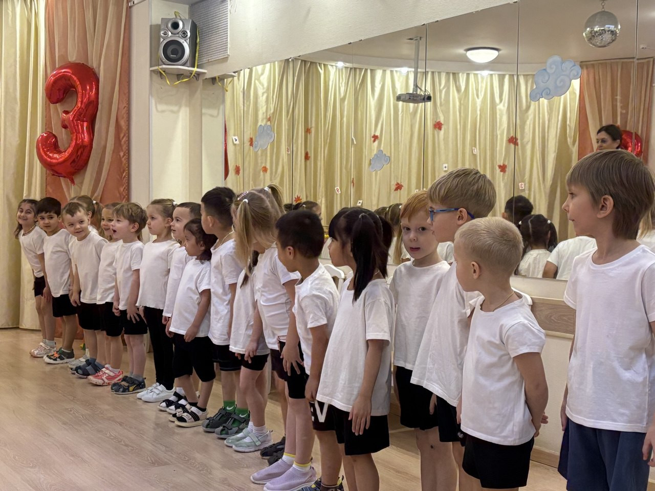 photo 5260618370011304054 y