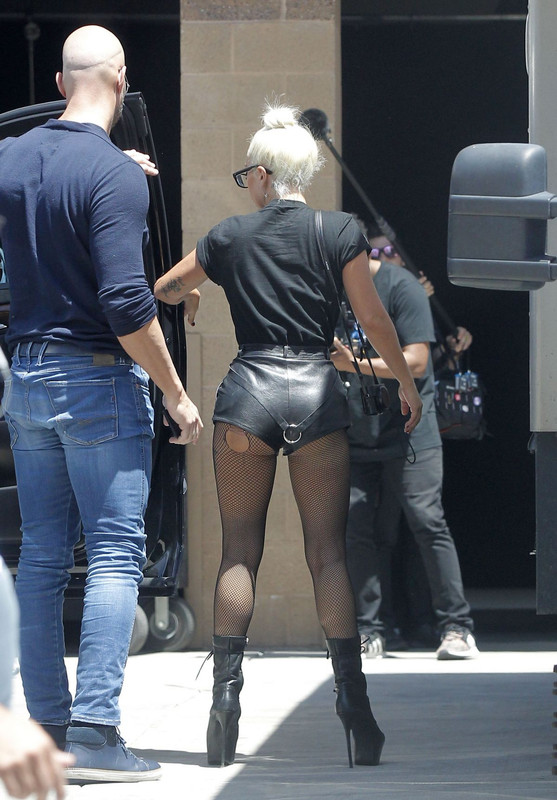 lady-gaga-arrives-at-a-studio-in-hollywood-05-24-2019-5