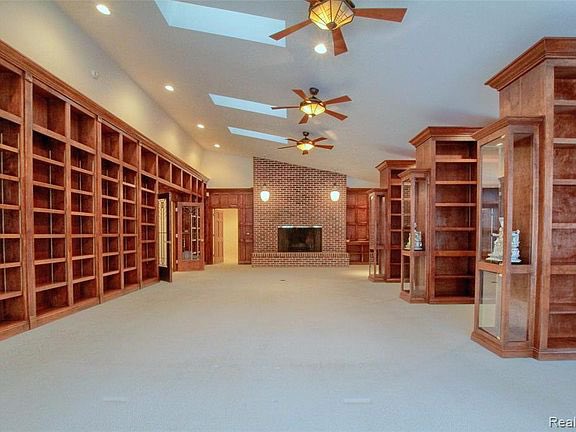 5C36E830-64CD-4D07-8AC7-9C8A9D382318