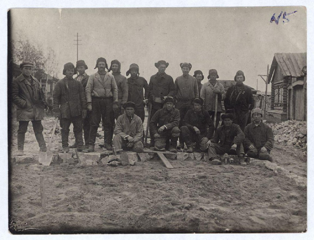 НОКМ ОФ-16806-4 Фотография. Работы по благоустройству города. Мощение Бердского тракта. 1934 г.