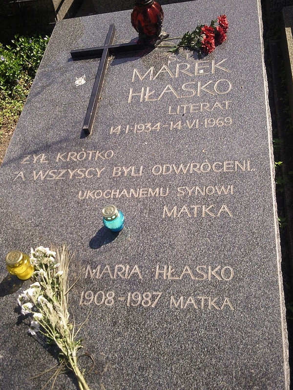768px-Marek-Hlasko-tombstone-Powazki-Warsaw