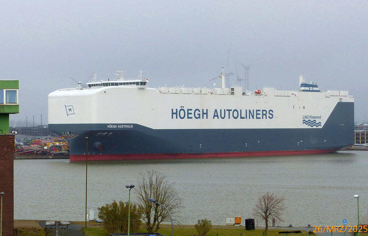 HÖEGH AUSTRALIS  2 (2)