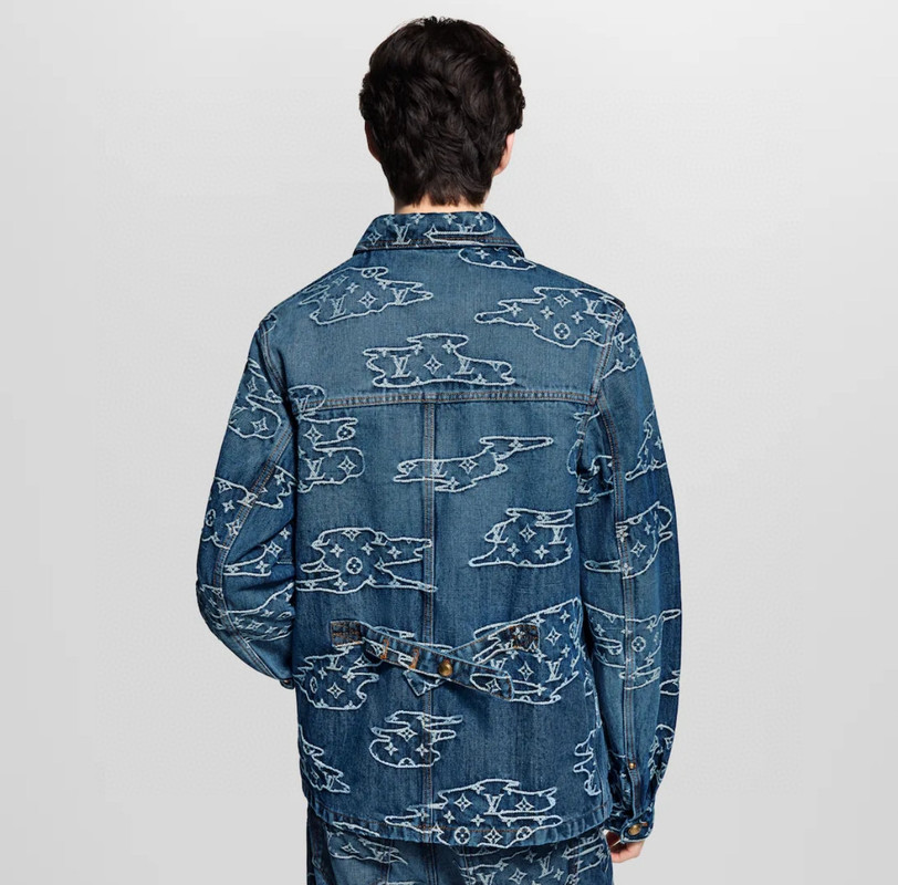 2025-10-18-23-33-IMG-8522