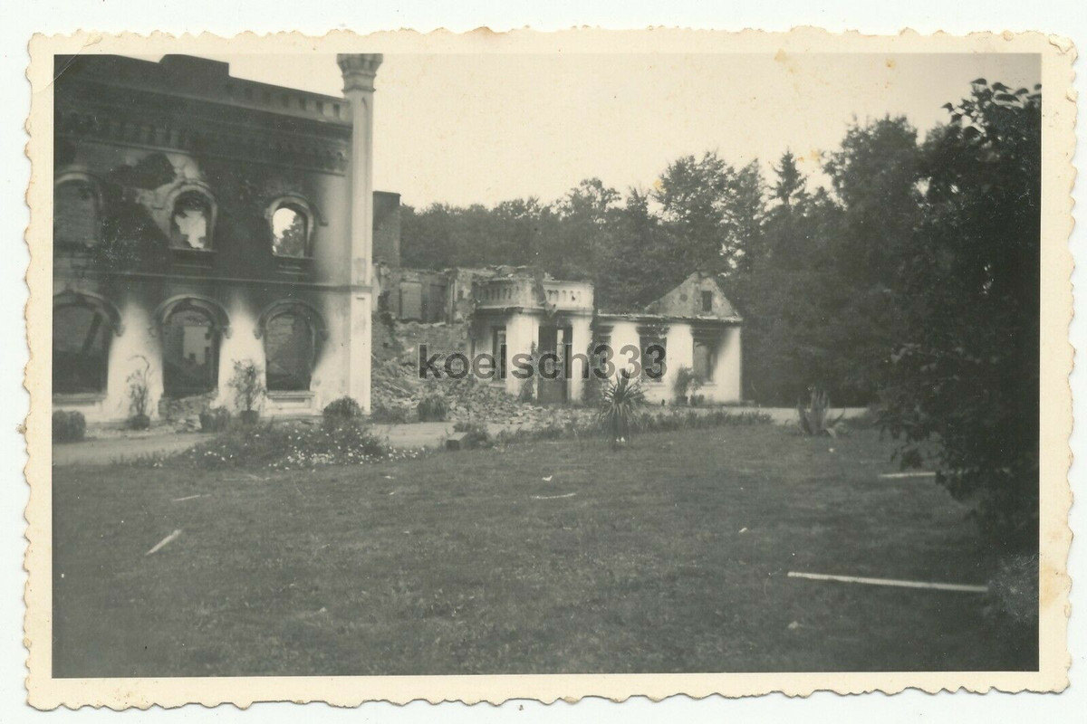 Fotos durch Wehrmacht zerstörtes Schloss in Zawady Polen 1939 Ruinen Trümmer2