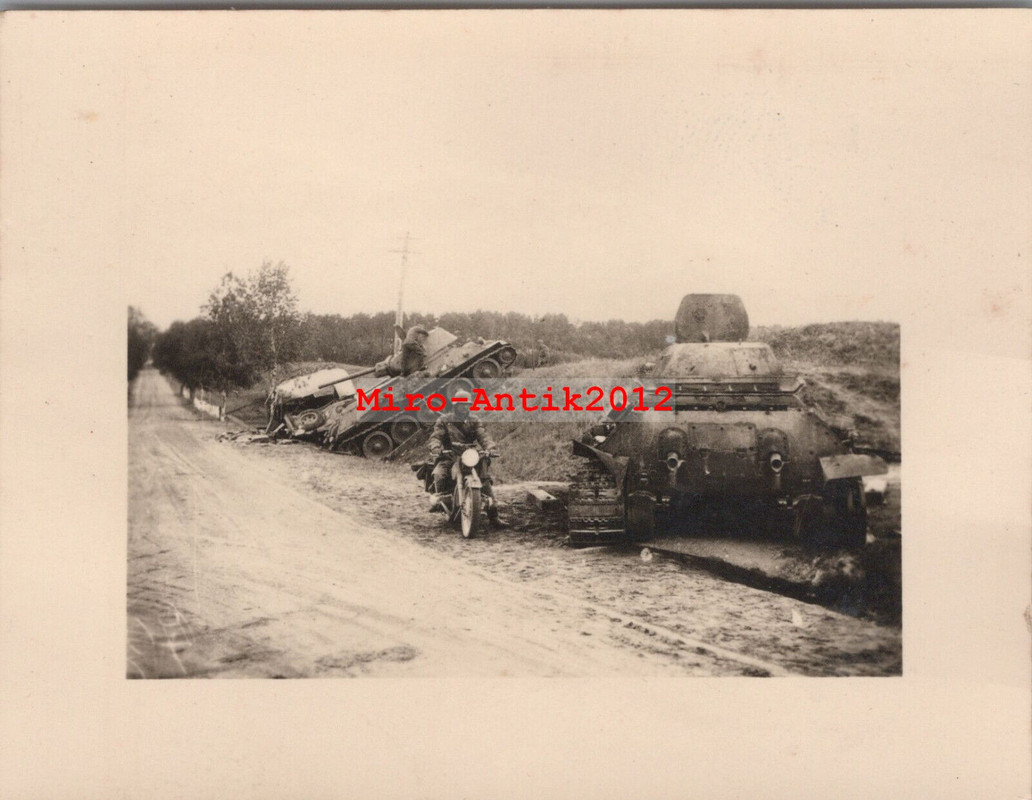 Foto, Wk2, zwei zerstörte T-34 Panzer in Rominten