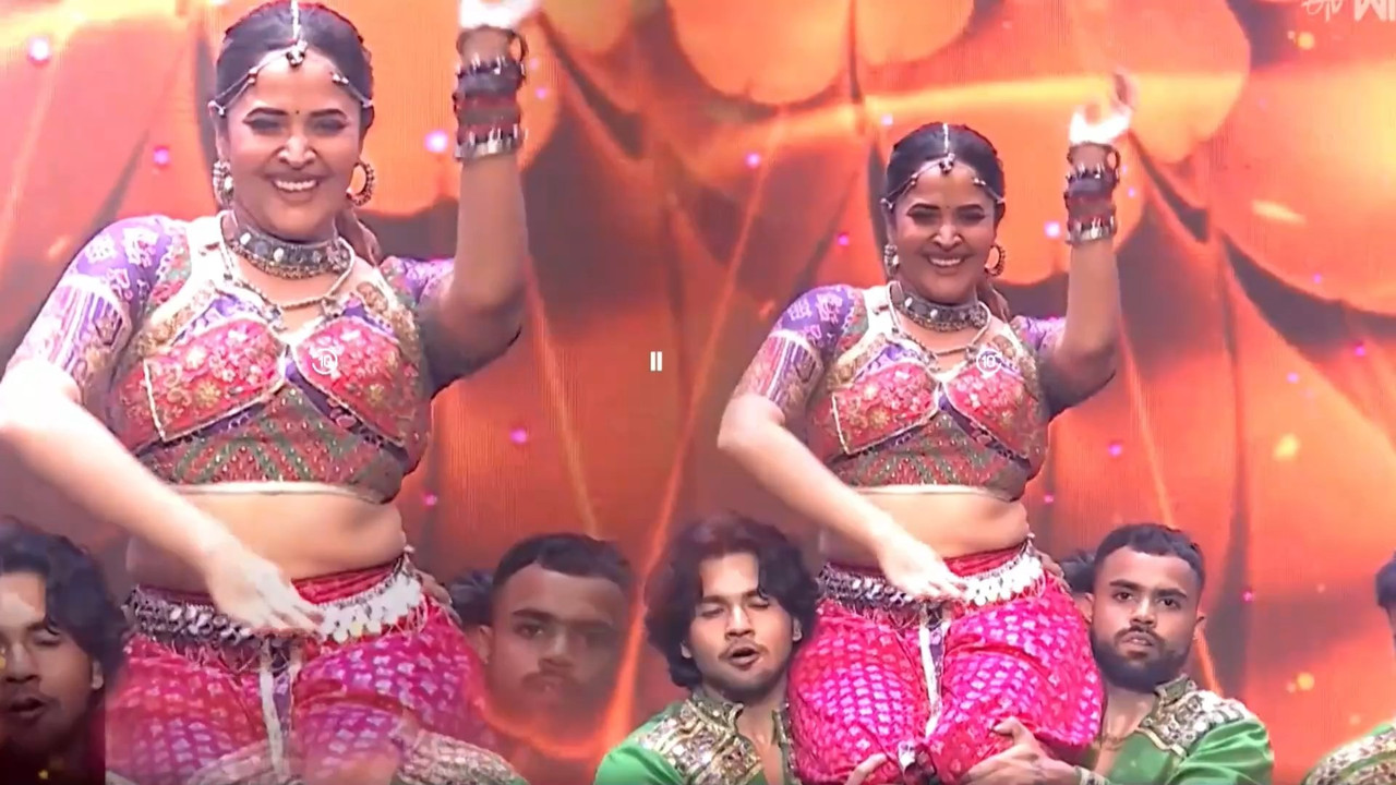 [Image: Anasuya-Bharadwaj-Sizzling-Steamy-Hot-Pe...me-mp4.jpg]