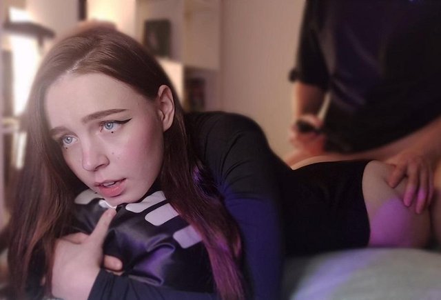 Helped A Girl Get A Bonus And Got Sex In Return 1