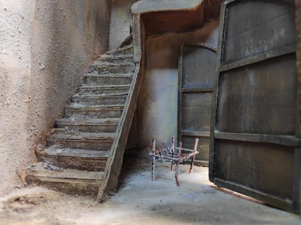 032-Geist-auf-Treppe-210802-2222-20210802-222240-023.jpg
