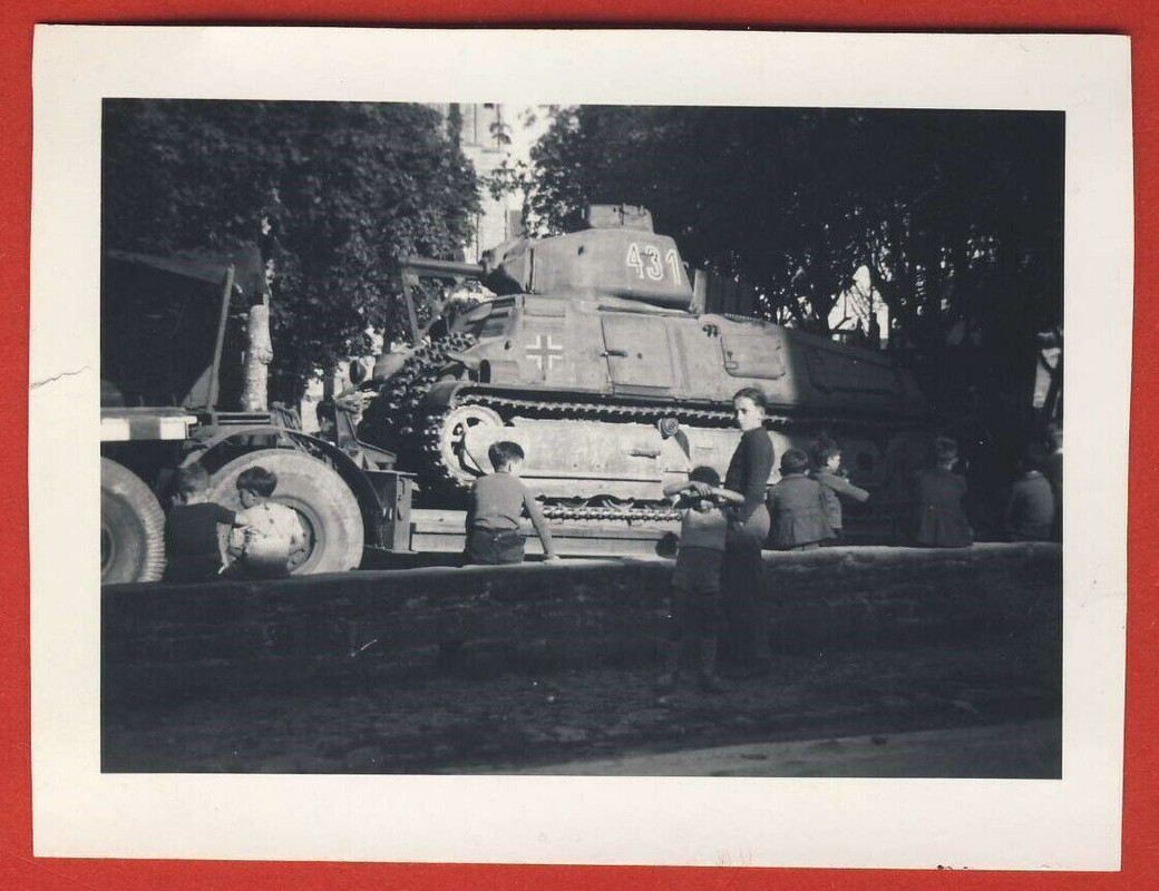 Französischer Beute Panzer Somua S-35 mit Baltenkreuz Nummer 431 Hänger Teil 17