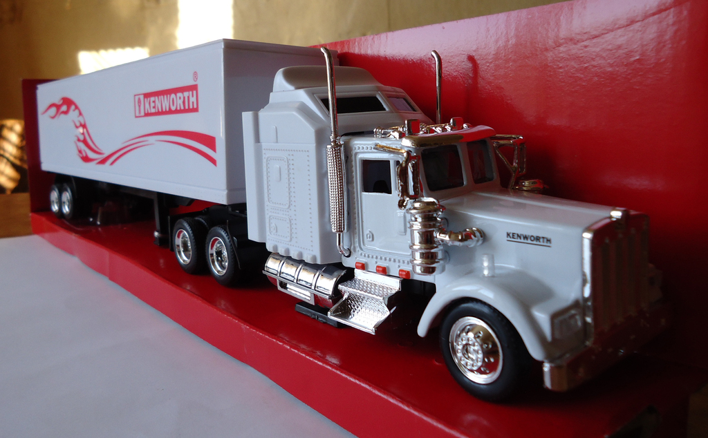 Kenworth-W900