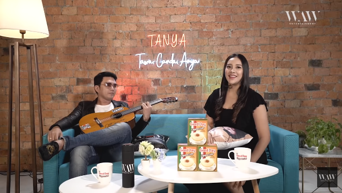 Anya Geraldine syok dibuatkan lagu oleh Aldi Taher (YouTube WAW Entertainment)