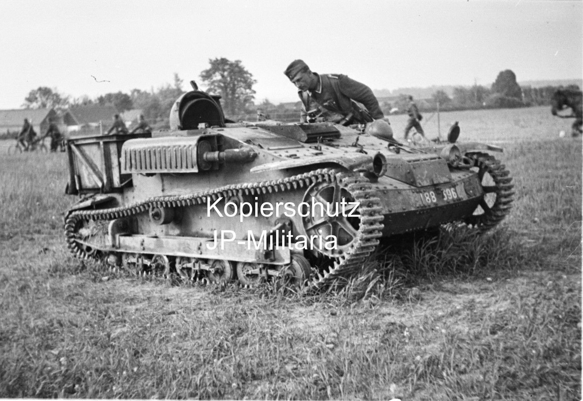 Foto Wehrmacht französische Panzer Frankreich WK