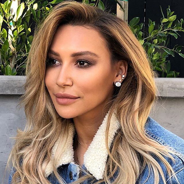 Naya Marie Rivera (lahir 12 Januari 1987) adalah seorang aktris dan penyanyi Amerika, yang dikenal karena memerankan Santana Lopez di serial drama komedi-drama musikal Fox, Glee.