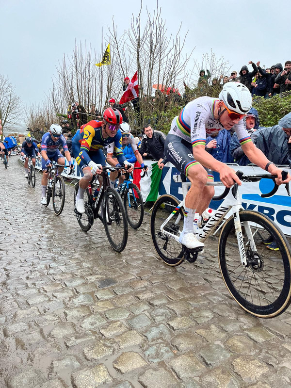 cf9b087d-c49a-466d-b1f3-bf375256df73