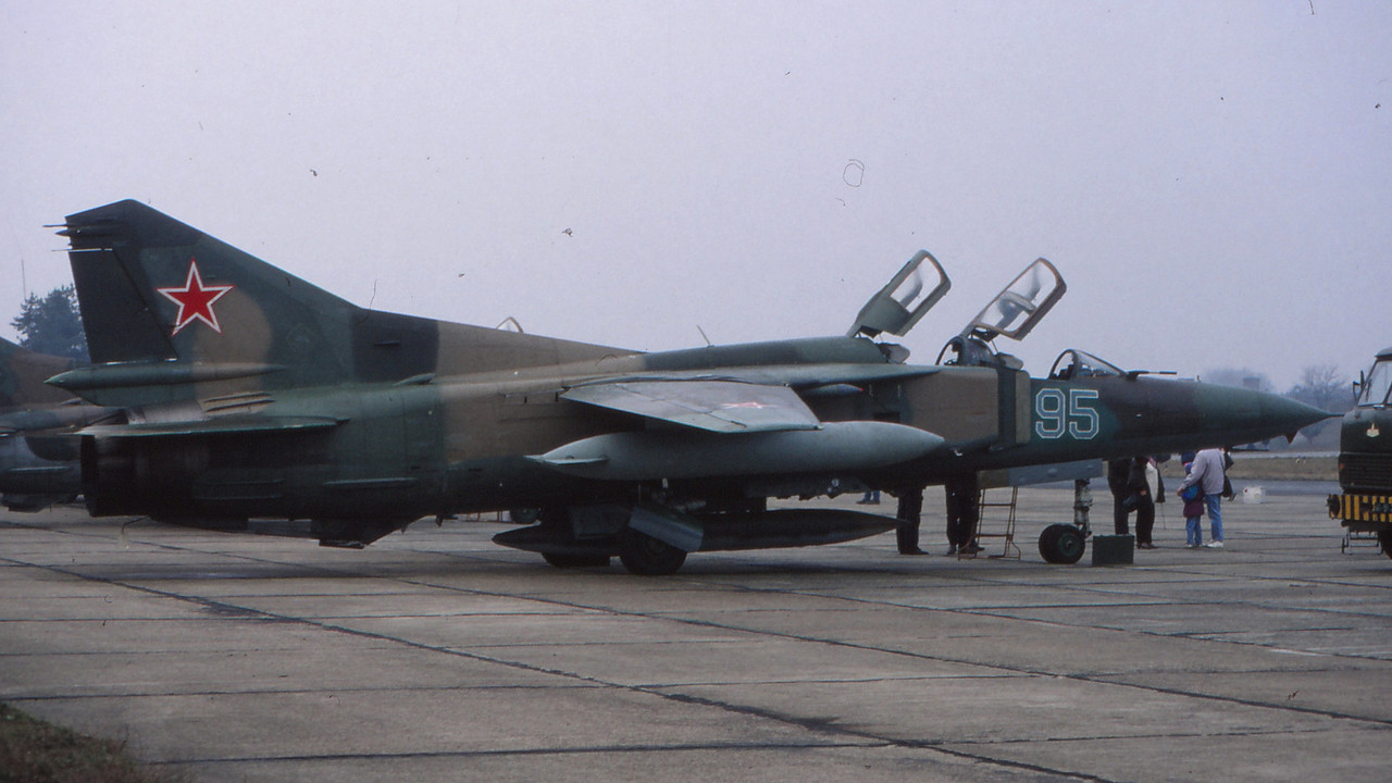 559 APIB Mig-23UB 95 Blue_9903317