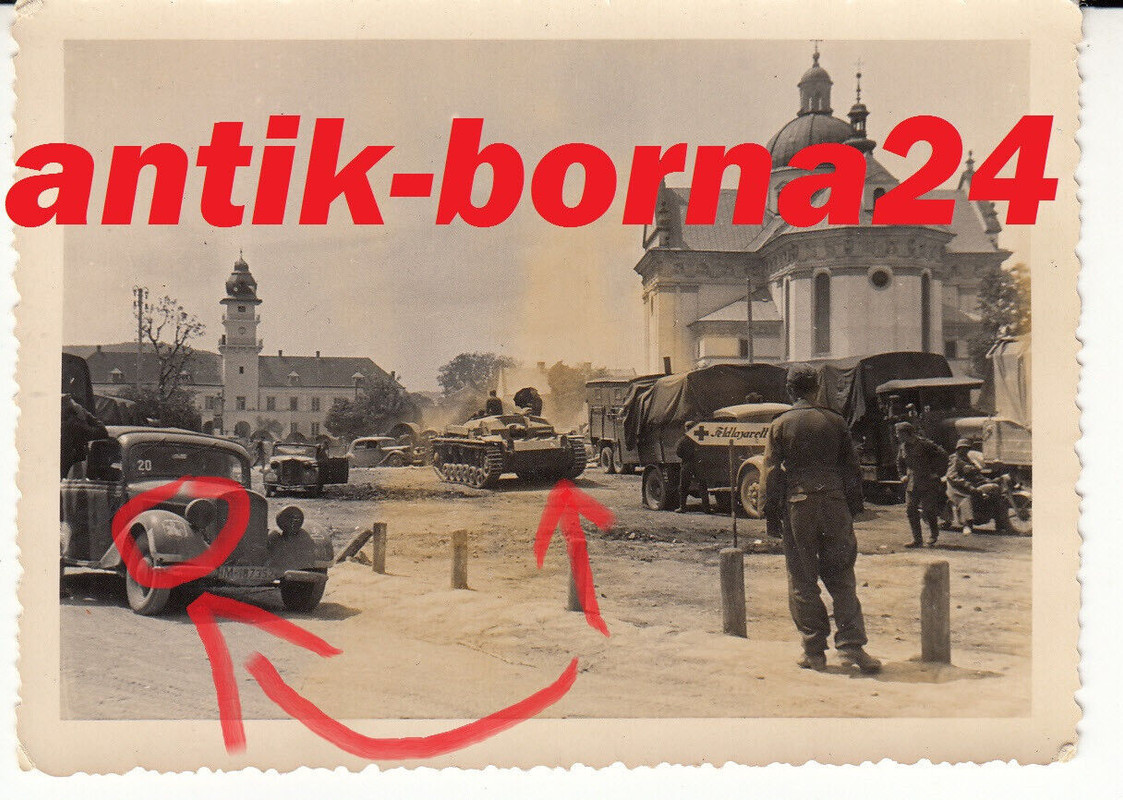 Foto WH Soldat Sturmgeschütz Abt. 243 Wappen StuG Stummel Panzer Tank PKW
