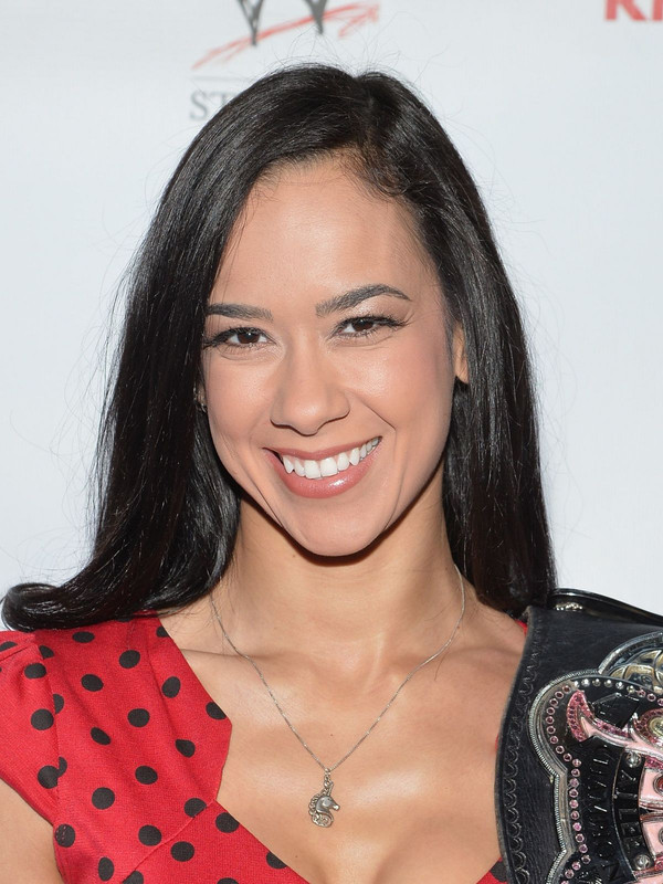 The 35-year old daughter of father (?) and mother(?) AJ Lee in 2023 photo. AJ Lee earned a  million dollar salary - leaving the net worth at 0.72 million in 2023