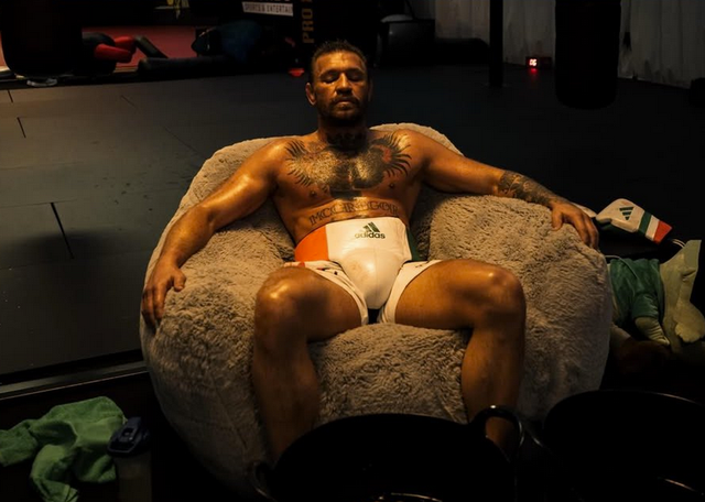 Конър Макгрегър показва форма преди завръщането срещу Холоуей на UFC 329