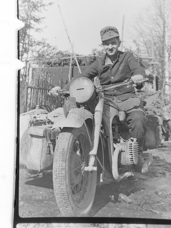 Russl. Wolchow Krad BMW Panzer Tank Flak Halbkette Gräber Schlamm 1942 (1)