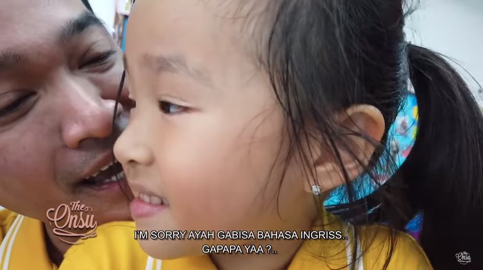

Ruben minta maaf ke Thalia karena tidak lancar berbahasa Inggris