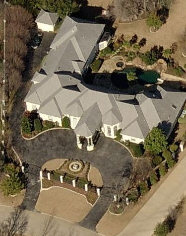Photo: house/residence of the  8.5 million earning Arlington, Texas-resident
