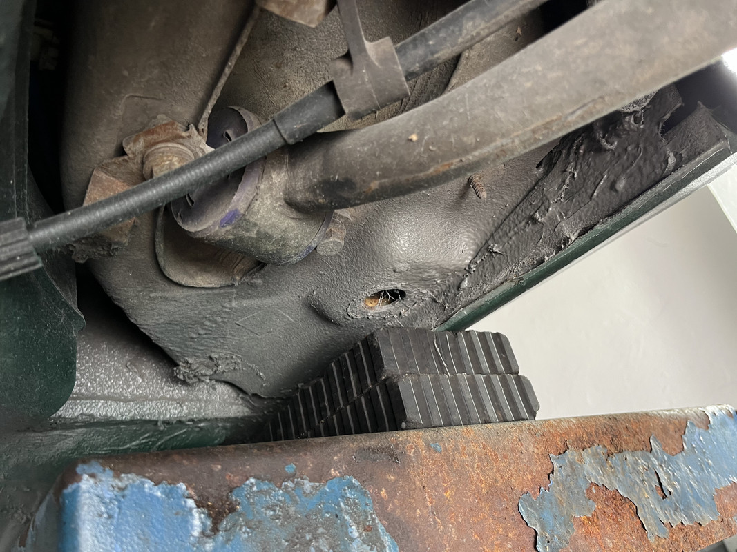 2C0BA6D2-320D-426C-8E1C-817B8CF07BCA