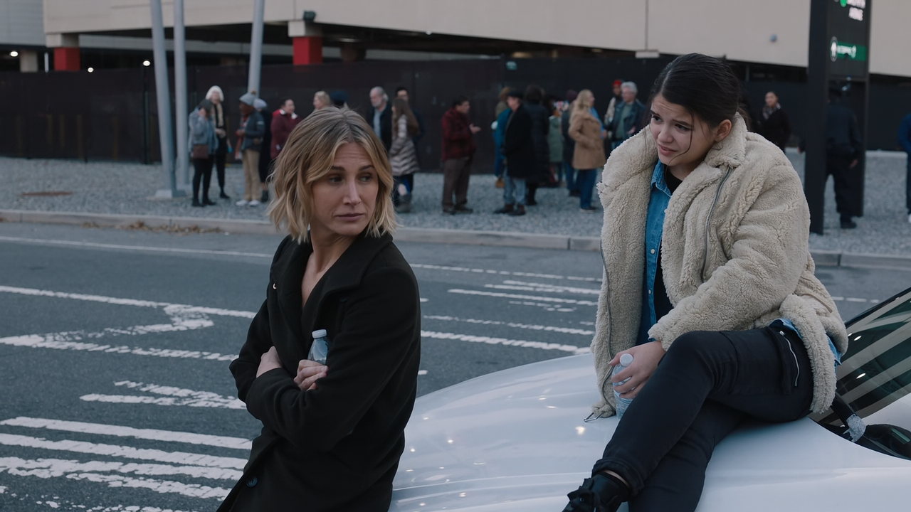 FBI.Most.Wanted.S03E09.Run-Hide-Fight.1080p.10bit.AMZN.WEB-DL.DDP2.0.HEVC-Vyndros.mkv_snapshot_40.00