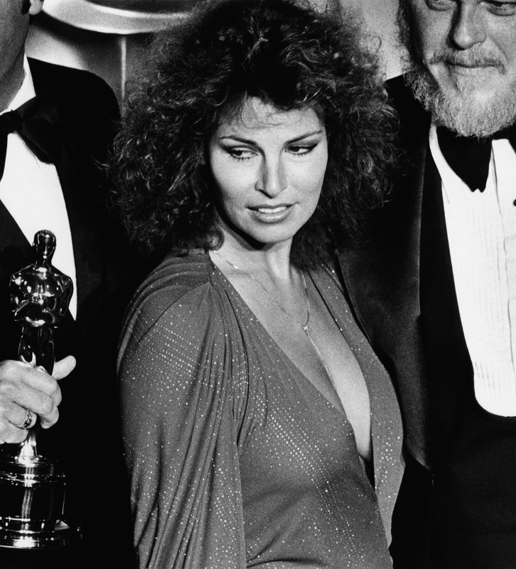 raquel_welch_c16