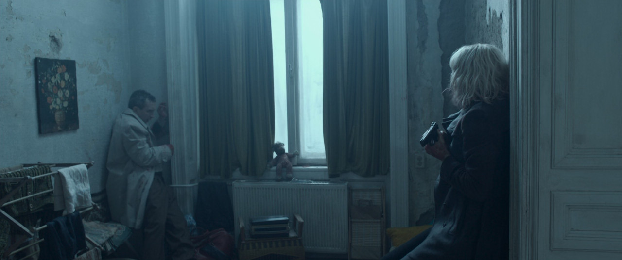 Atomic Blonde 2017 (1080p x265 10bit Tigole).mkv_snapshot_01.15.