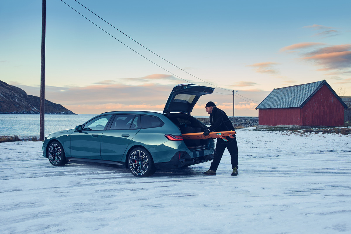 P90537331_highRes_the-new-bmw-i5-edriv