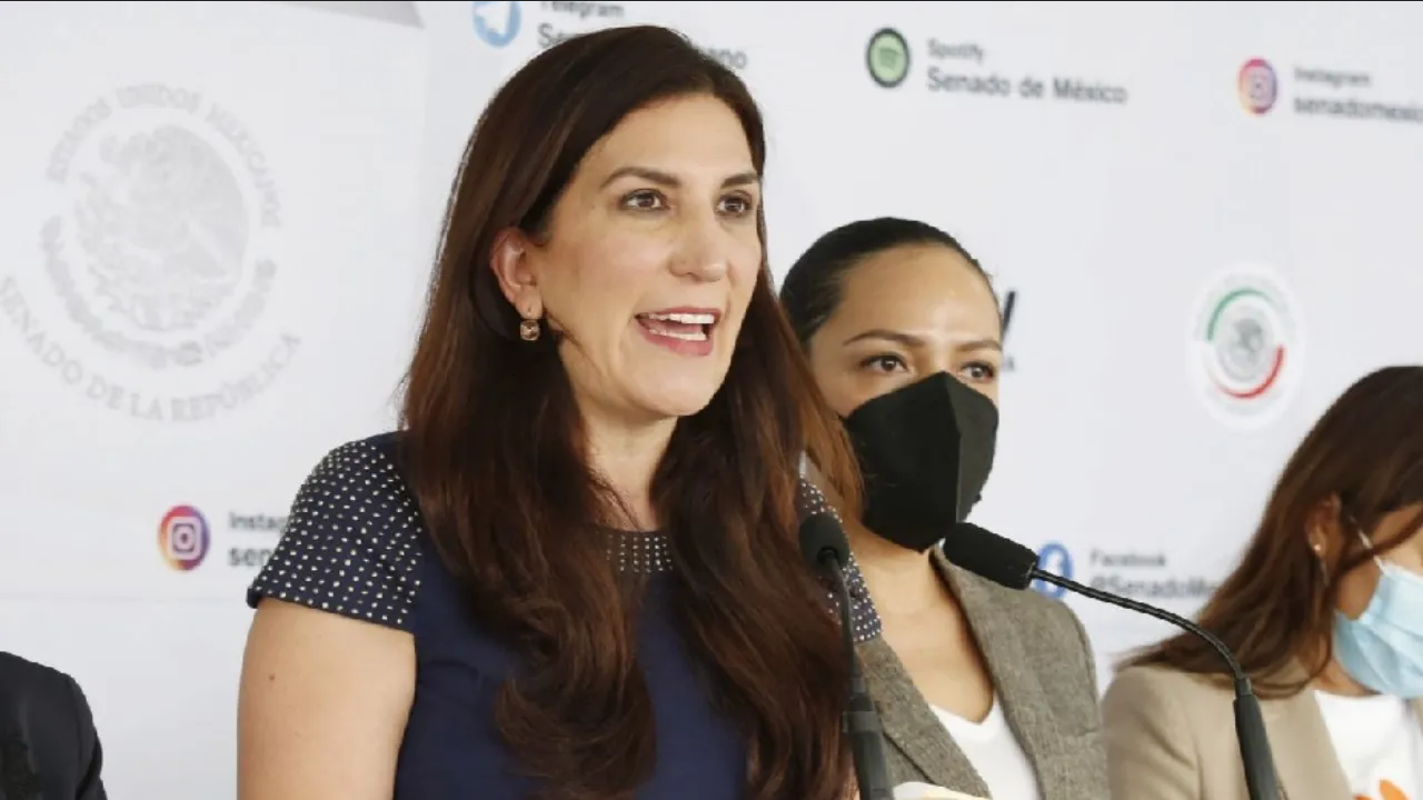 Kenia López Rabadán pide a AMLO limpiar su nombre y el de México por acusaciones en EU