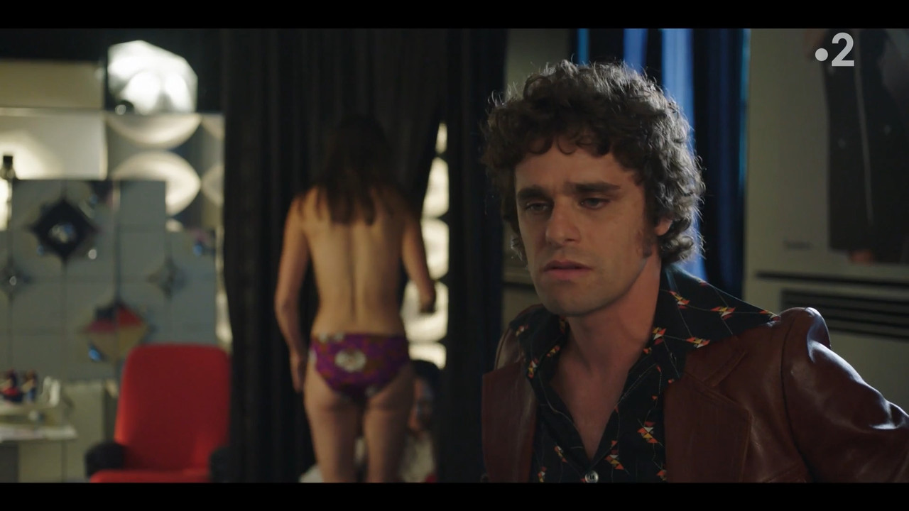 2022-05-13_21_10_Fr2_Les-petits-meurtres-d-Agatha-Christie-70-s_3x2_La-chambre-noire.mp4_snapshot_35