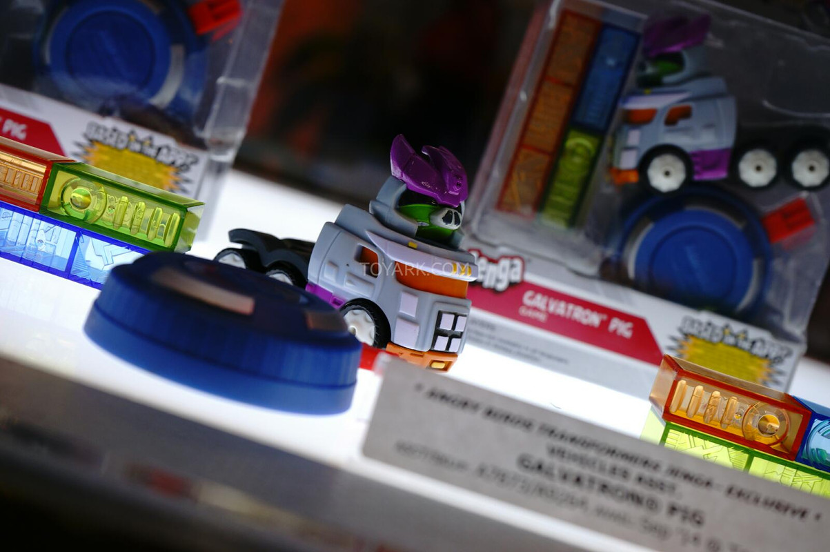 SDCC-2014-Angry-Birds-Transformers-025_140616787
