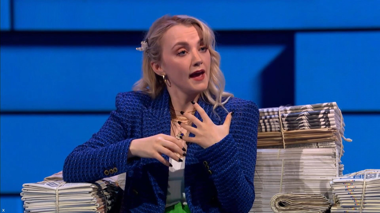 Evanna Lynch 041121.mp4_snapshot_10.04_[2021.11.04_23.56.52]