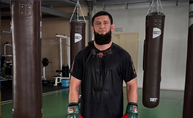 Хамзат Чимаев предлага $200 000 на всеки олимпийски шампион, който успее да издържи с него