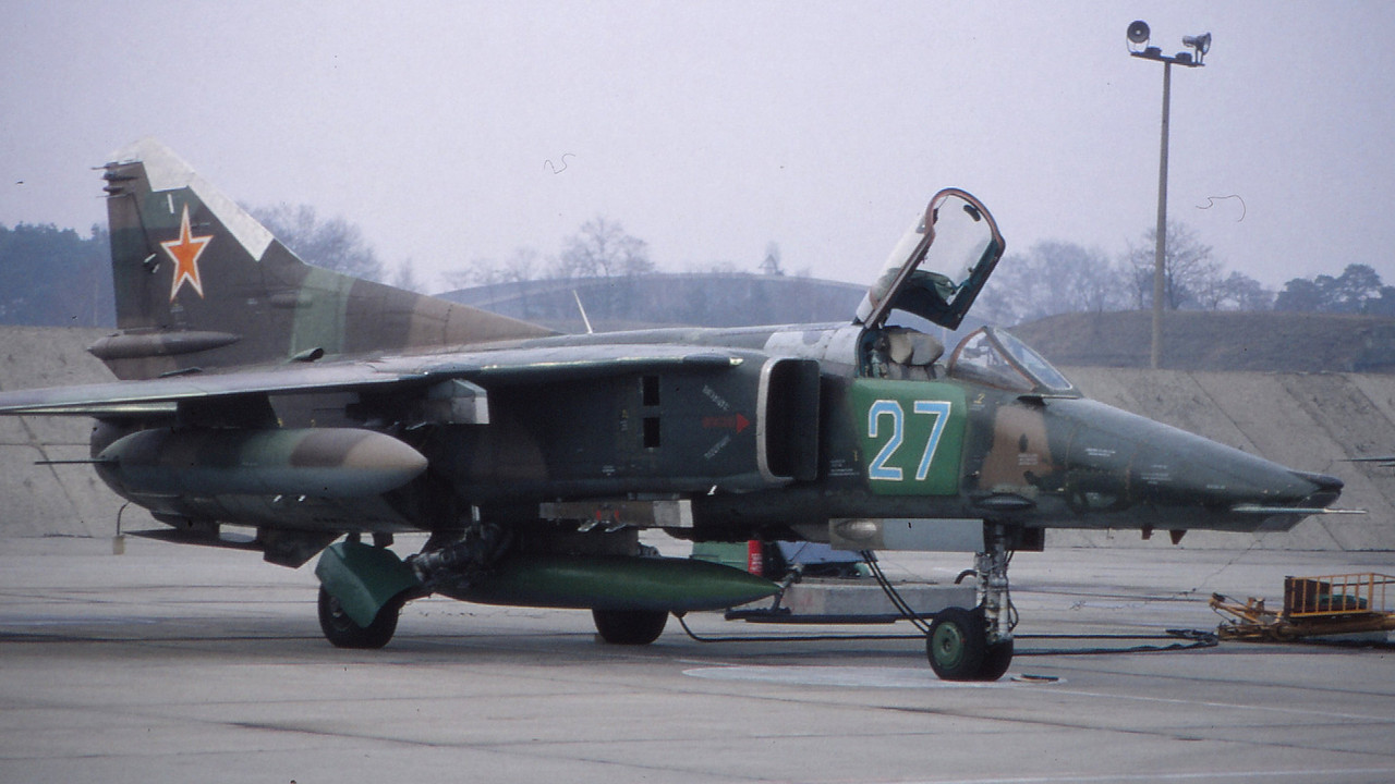 559 APIB Mig-27K 27 Blue_76802643380_3