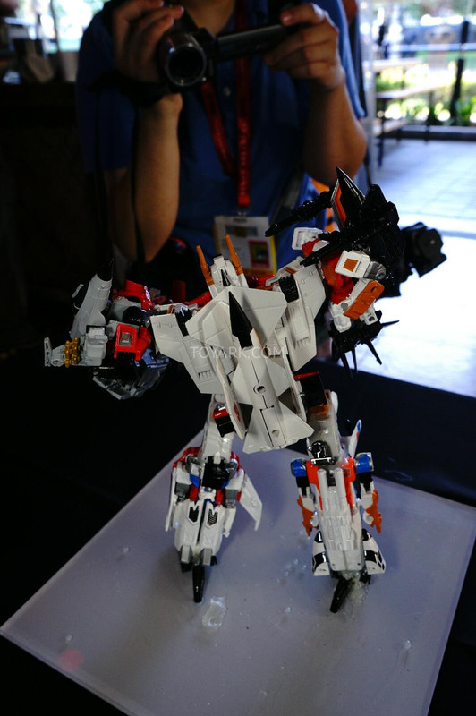 SDCC-2014-Hasbro-Transformers-Breakfast-025_1406