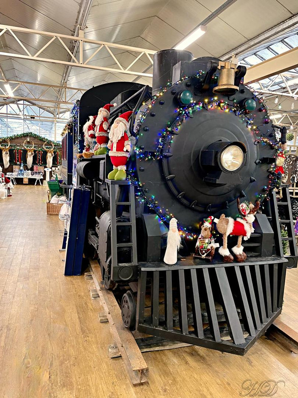 Christmas-train-HD.jpg