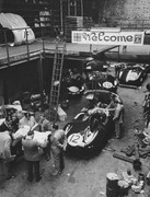 24 HEURES DU MANS YEAR BY YEAR PART ONE 1923-1969 - Page 33 54lm12-Jag-DType-S-Moss-P-Walker-1