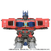 Masterpiece-MPM-12-Bumblebee-Movie-Optimus-Prime-5