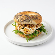 bagel-goat-cheese-honey
