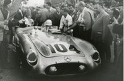  1955 International Championship for Makes - Page 3 55tf104-Mercedes-Benz-300-SLR-S-Moss-P-Collins