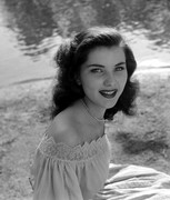 debra_paget_290