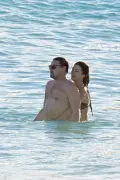 Fotos varias de Dolph - Página 13 Leonardo-dicaprio-Camila-Morrone013