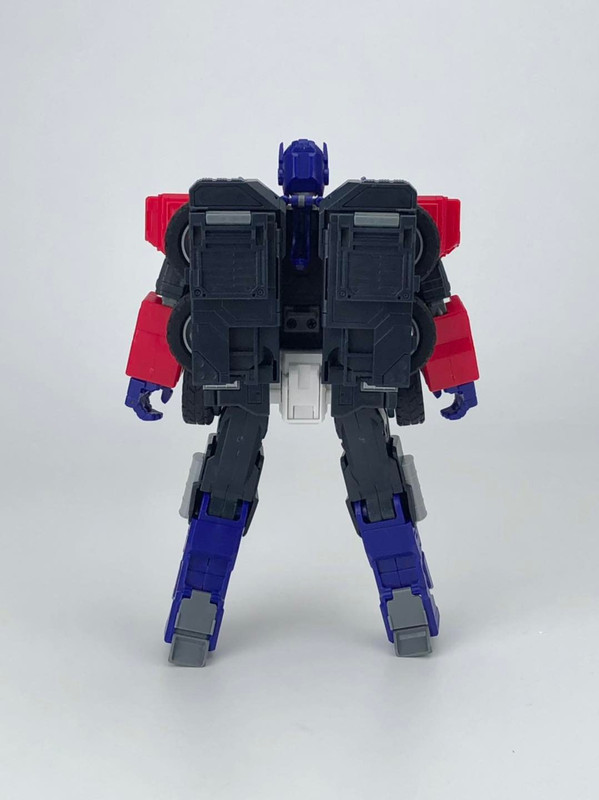 MB-18-ENERGY-COMMANDER-05